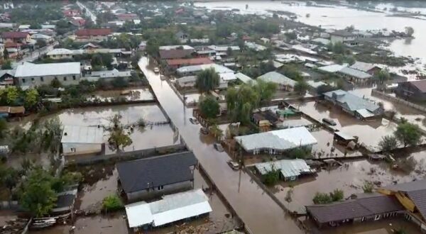 This grab taken from an aerial video on September 14, 2024 and handed out by the Romanian Inspectorate for Emergency Situations shows houses in a flooded landscape in Pechea, Galati county, Romania. Four people have died in Romania due to floods caused by torrential rains lashing central and eastern Europe, rescue services said.,Image: 907560302, License: Rights-managed, Restrictions: RESTRICTED TO EDITORIAL USE - MANDATORY CREDIT "AFP PHOTO /  Romanian Inspectorate for Emergency Situations" - NO MARKETING NO ADVERTISING CAMPAIGNS - DISTRIBUTED AS A SERVICE TO CLIENTS, ***
HANDOUT image or SOCIAL MEDIA IMAGE or FILMSTILL for EDITORIAL USE ONLY! * Please note: Fees charged by Profimedia are for the Profimedia's services only, and do not, nor are they intended to, convey to the user any ownership of Copyright or License in the material. Profimedia does not claim any ownership including but not limited to Copyright or License in the attached material. By publishing this material you (the user) expressly agree to indemnify and to hold Profimedia and its directors, shareholders and employees harmless from any loss, claims, damages, demands, expenses (including legal fees), or any causes of action or allegation against Profimedia arising out of or connected in any way with publication of the material. Profimedia does not claim any copyright or license in the attached materials. Any downloading fees charged by Profimedia are for Profimedia's services only. * Handling Fee Only 
***, Model Release: no, Credit line: STR / AFP / Profimedia