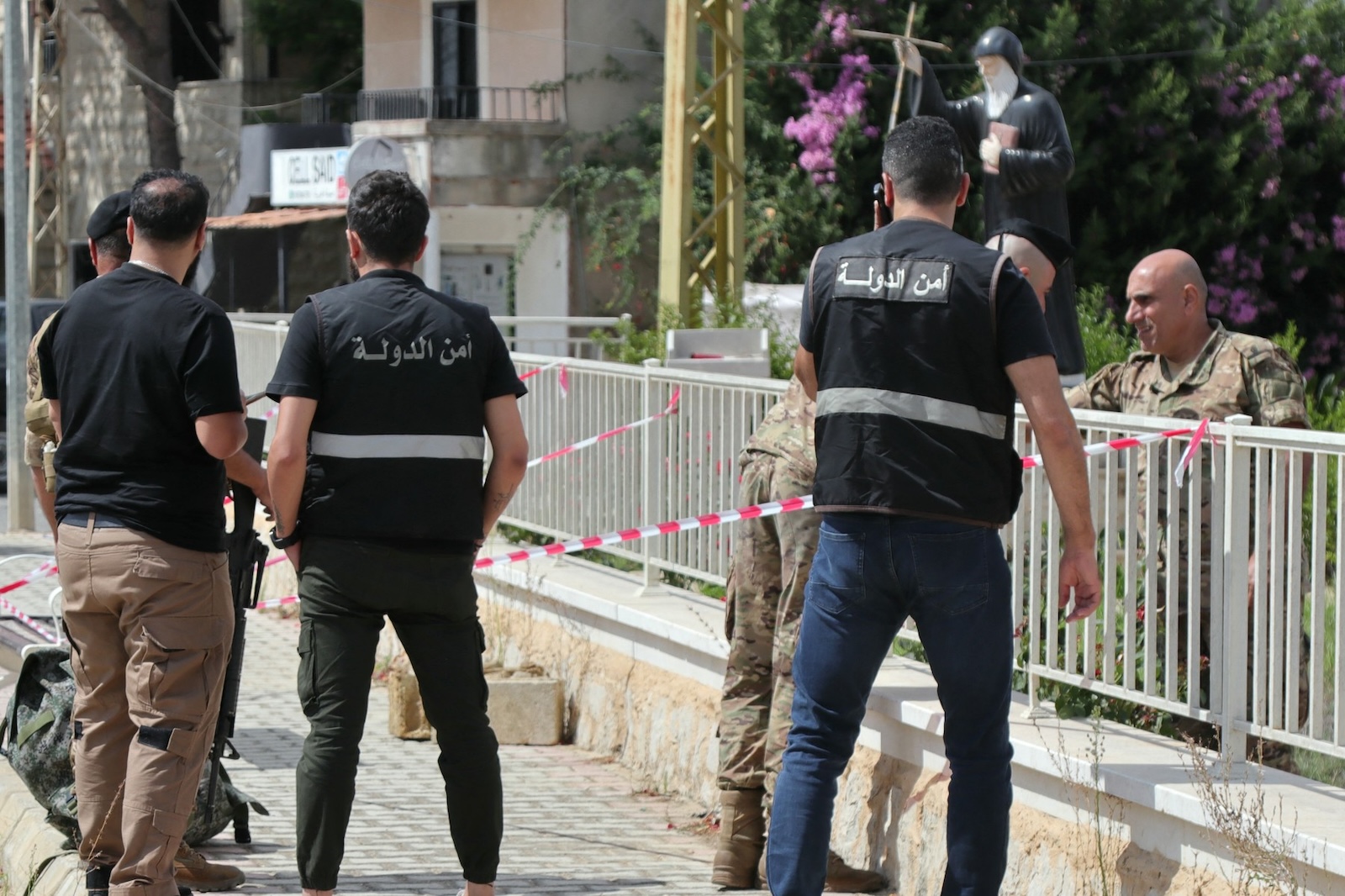 This picture shows Lebanese army forces preparing to destroy in a controlled explosion a communication device found on the ground in southern Lebanon, between the villages of Burj al Muluk and Klayaa, on September 19, 2024. Hundreds of pagers and walkie-talkies used by Hezbollah exploded across Lebanon in unprecedented attacks that spanned two days, killing 32 people and wounding more than 3,000 others.,Image: 909733071, License: Rights-managed, Restrictions: , Model Release: no, Credit line: Rabih DAHER / AFP / Profimedia