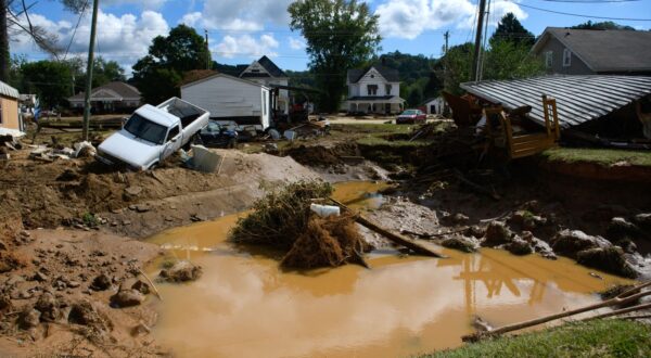 OLD FORT, NORTH CAROLINA - SEPTEMBER 29: Damage and residual flooding from Mill Creek is seen in the aftermath of Hurricane Helene on September 29, 2024 in Old Fort, North Carolina. According to reports, more than 60 people have been killed across the South due to the storm, and millions have been left without power. North Carolina has been approved for a Federal Major Disaster Declaration.   Melissa Sue Gerrits,Image: 913831447, License: Rights-managed, Restrictions: , Model Release: no, Credit line: Melissa Sue Gerrits / Getty images / Profimedia