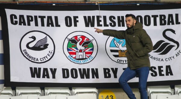 Swansea City v Cardiff City Sky Bet Championship Swansea City Fan before the Sky Bet Championship match at Swansea.com Stadium, Swansea Content Not Available For UK Newspapers Copyright: xGeraintxNicholasx FIL-15981-0012