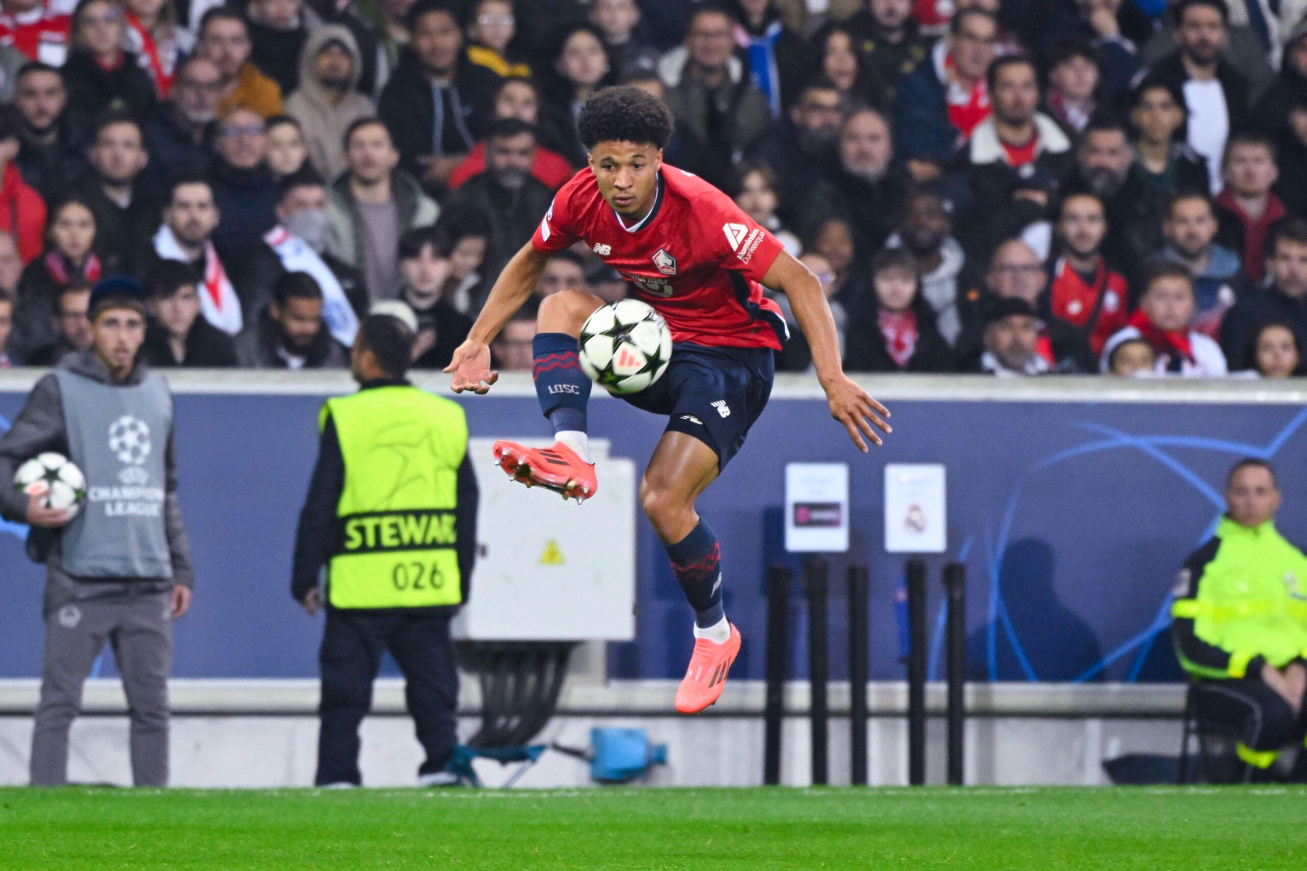 Tiago SANTOS ( 22 - Lille ) during the UEFA Champions League match between Lille OSC and Real Madrid CF at Stade Pierre Mauroy on October 02, 2024 in Lille, France. ( Photo by federico pestellini panoramic ) - FOOTBALL : Lille vs Real Madrid - Ligue des Champions - 02 10 2024 FedericoPestellini Panoramic