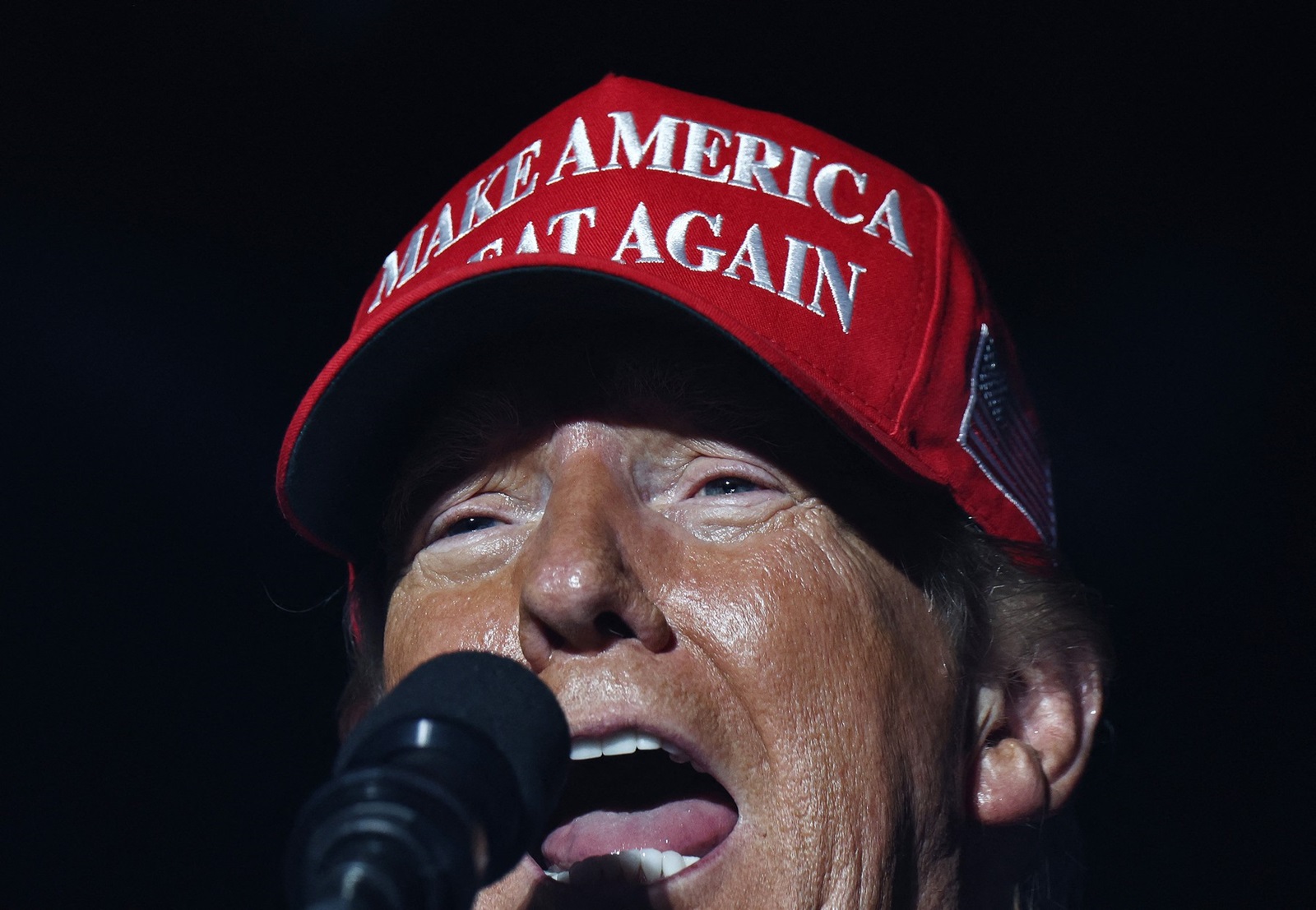 COACHELLA, CALIFORNIA - OCTOBER 12: Republican presidential nominee, former U.S. President Donald Trump speaks at a campaign rally on October 12, 2024 in Coachella, California. With 24 days to go until election day, former President Donald Trump is detouring from swing states to hold the rally in Democratic presidential nominee, Vice President Kamala Harris' home state.   Mario Tama,Image: 920393285, License: Rights-managed, Restrictions: , Model Release: no, Credit line: MARIO TAMA / Getty images / Profimedia