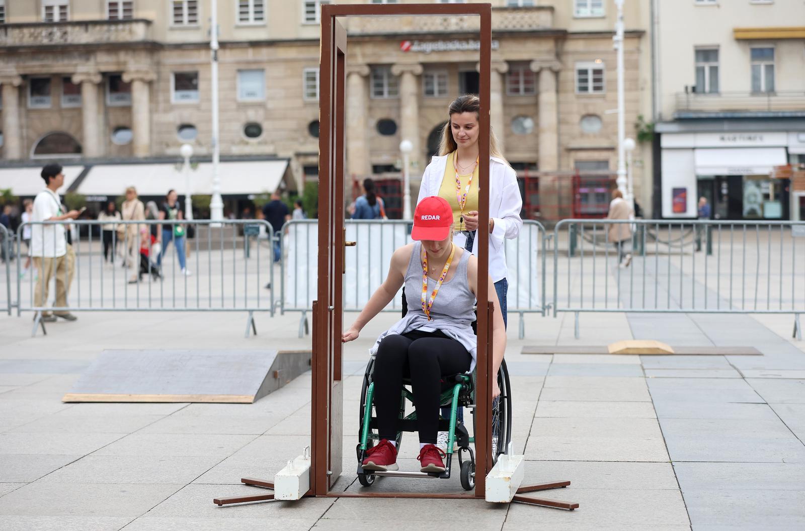 21.05.2024., Zagreb - Trg bana Josipa Jelacica. Svecano otvorenje programa 22. Festivala jednakih mogucnosti (22. F=M), koji se se odrzava od 21. do 23. svibnja. Festival jednakih mogucnosti prvi je inkluzivni festival umjetnosti osoba s invaliditetom u Hrvatskoj kojeg Drustvo tjelesnih invalida organizira vec 22 godine za redom, a predstavlja osobe s invaliditetom koje s drugim umjetnicima nastupaju u glazbeno-scenskom i likovnom programu te u edukacijskim i sportskim igrama. Na trodnevnom ulicnom festivalu nastupa više od 900 izvodjaca, od kojih oko 600 osoba s invaliditetom. Ovogodisnji festival otvorio je gradonacelnik grada Zagreba Tomislav Tomasevic. Photo: Sanjin Strukic/PIXSELL