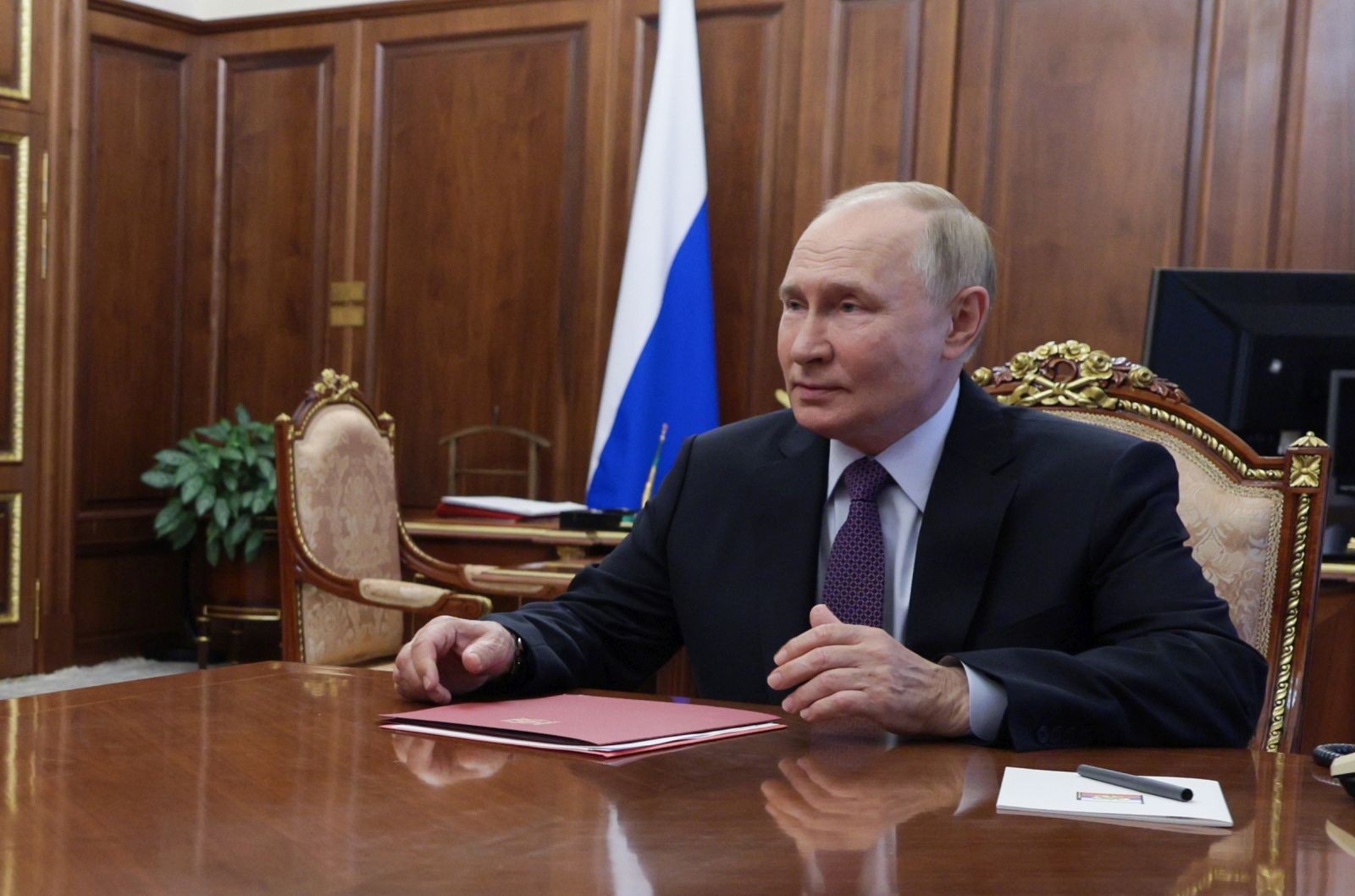 epa11622318 Russian President Vladimir Putin (R) speaks with Sberbank CEO and Chairman of the Executive Board Herman Gref during their meeting at the Kremlin in Moscow, Russia, 24 September 2024.  EPA/ALEXANDER KAZAKOV/SPUTNIK/KREMLIN POOL MANDATORY CREDIT