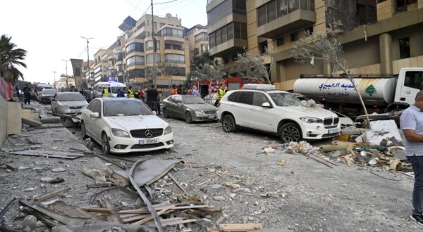 epa11635897 Damaged cars following an Israeli military strike, in Beirut, Lebanon, 01 October 2024. According to the Lebanese National News Agency (NNA), Israel targeted two areas in the southern suburbs of Beirut. The Israeli army (Tsahal) said it conducted 'a precise strike' on Beirut on 01 October.  EPA/WAEL HAMZEH