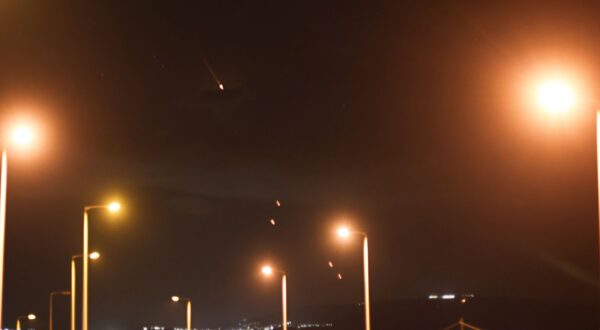 epa11636240 Projectiles fly over the Upper Galilee, northern Israel, 01 October 2024. Israel's military stated that Iran has launched missiles towards the State of Israel on 01 October, and asked citizens to 'remain vigilant' and to follow the Home Front Command's instructions directing people to protected areas and remain there 'until further instructions' are given.  EPA/ATEF SAFADI