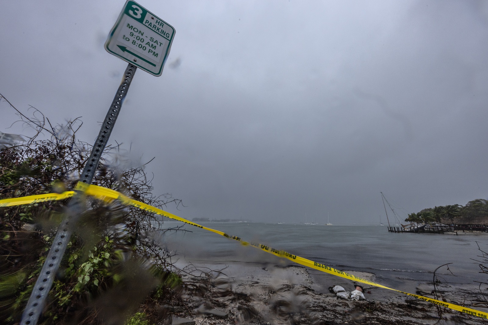 epa11651242 A  tilted sign stands at the entrance of the closed Marina Jack as the town prepares for Hurricane Milton in Oyster Bay, Sarasota, Florida, USA, 09 October 2024. According to the National Hurricane Center's Live Hurricane Tracker, Hurricane Milton is set to make landfall on the west coast of Florida on 09 October 9. After rapidly intensifying into a Category 5 storm on 07 October, Milton is anticipated to weaken as it reaches the shore but will still bring significant weather impacts across the state.   EPA/CRISTOBAL HERRERA-ULASHKEVICH