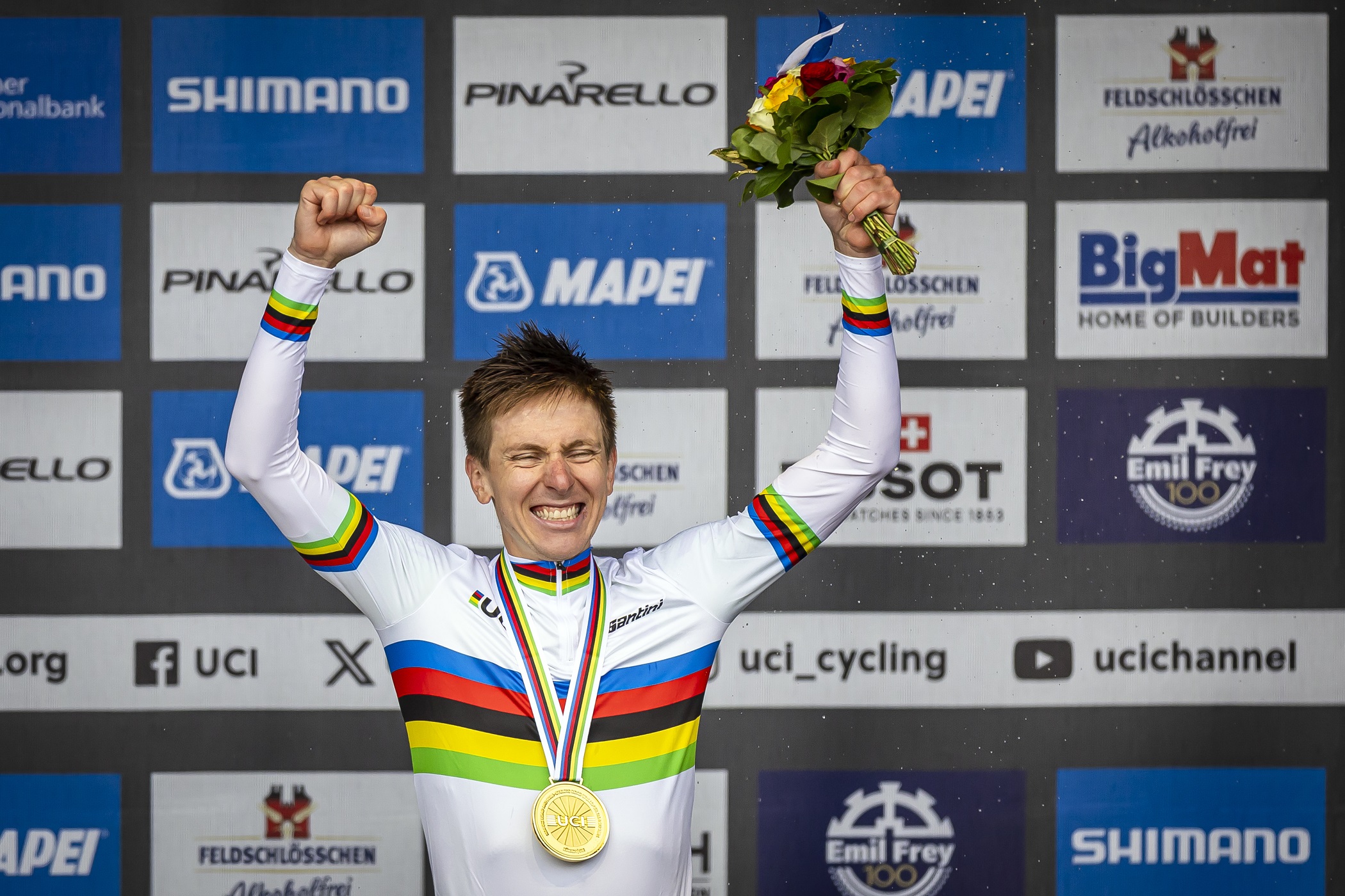 epa11632541 Gold medalist Tadej Pogacar of Slovenia poses on the podium for the Men Elite Road Race at the 2024 UCI Road and Para-cycling Road World Championships in Zurich, Switzerland, 29 September 2024.  EPA/MICHAEL BUHOLZER