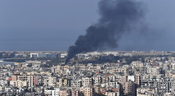 epa11661704 Smoke billows after an Israeli air strike on Dahieh, a southern suburb of Beirut, Lebanon, 16 October 2024. According to the Lebanese Ministry of Health, more than 2,350 people have been killed and over 10,906 have been injured in Lebanon since the start of hostilities. The Israeli Army said that the strikes early on 16 October targeted Hezbollah facilities in Beirut's southern suburb.  EPA/STR