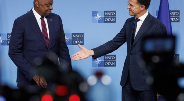 epa11664428 US Secretary of Defense Lloyd J. Austin III (L) and NATO Secretary General Mark Rutte address a joint press conference during the North Atlantic Treaty Organisation (NATO) Defense Ministers Council at the NATO Headquarters in Brussels, Belgium, 17 October 2024. Allied Defense Ministers meet in Brussels on 17-18 October 2024.  EPA/OLIVIER MATTHYS