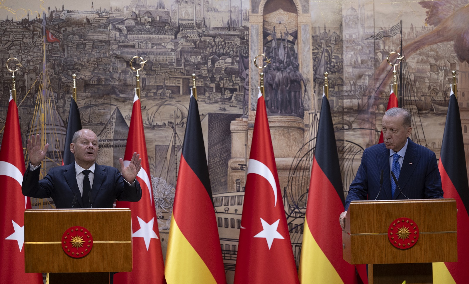 epa11668726 German Chancellor Olaf Scholz (L) and Turkish President Recep Tayyip Erdogan (R) attend a press conference in Istanbul, Turkey, 19 October 2024. Scholz is in Turkey for one day official visit.  EPA/TOLGA BOZOGLU