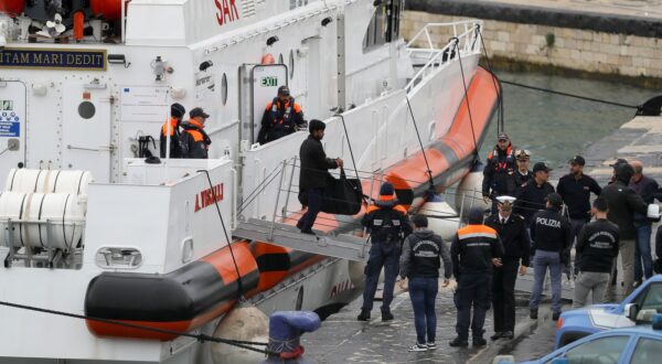 epa11668878 The Italian coast guard patrol boat arrives at the port of Bari carrying the 12 migrants from the Italian repatriation center in Gjader, for whom the return to Italy was ordered after the Rome court, in Bari, Italy, 19 October 2024. The immigration section of the Rome Court has ruled against the detention of migrants at the Italian repatriation center in Gjader, Albania, which was established under the Italy-Albania migration management agreement. The patrol boat left from Albania around 9.30am on 19 October.  EPA/DONATO FASANO