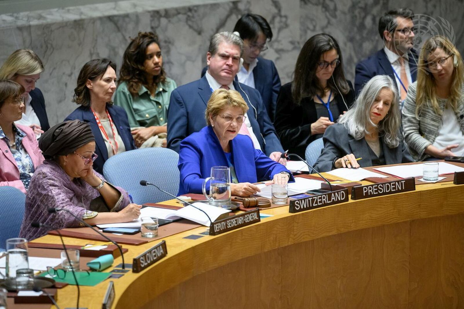 epa11681567 A handout photo made available by United Nations photo shows Switzerland's President Viola Amherd (C) chairing an United Nations Security Council meeting titled 'Women Building Peace In A Changing Environment' at United Nations headquarters in New York, New York, USA, 24 October 2024.  EPA/LOEY FELIPE/UN PHOTO HANDOUT HANDOUT EDITORIAL USE ONLY/NO SALES