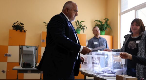 epa11686301 Boyko Borissov, the leader of GERB, casts his vote at a polling station during the country's parliamentary elections in Sofia, Bulgaria, 27 October 2024. Bulgaria, a member of the EU and NATO, is holding its 7th general election from April 2021. The Balkan country, the poorest in the European Union (EU) and considered one of the most corrupt in Europe, is increasingly in need of an executive that responds to important challenges, such as its entry into the euro area or its full access to the Schengen area, to the free movement of the community.  EPA/VASSIL DONEV