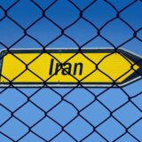 Wegweiser hinter Maschendrahtzaun mit Iran Wegweiser hinter Maschendrahtzaun mit Iran, 12.10.2024, Borkwalde, Brandenburg, In einem Wegweiser der hinter einem Maschendrahtzaun steht befindet sich der Schriftzug Iran. *** Signpost behind wire mesh fence with Iran Signpost behind wire mesh fence with Iran, 12 10 2024, Borkwalde, Brandenburg, In a signpost behind a wire mesh fence is the lettering Iran,Image: 920093438, License: Rights-managed, Restrictions: imago is entitled to issue a simple usage license at the time of provision. Personality and trademark rights as well as copyright laws regarding art-works shown must be observed. Commercial use at your own risk., Model Release: no, Credit line: Sascha Steinach / imago stock&people / Profimedia