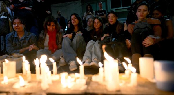 Fans of British singer Liam Payne lit candles next to the hotel where he died in Buenos Aires on October 16, 2024. British singer Liam Payne, former member of the group One Direction, died Wednesday aged 31 after falling from the third floor of a hotel in Argentina, police in Buenos Aires said.,Image: 922138145, License: Rights-managed, Restrictions: , Model Release: no, Credit line: Luis ROBAYO / AFP / Profimedia