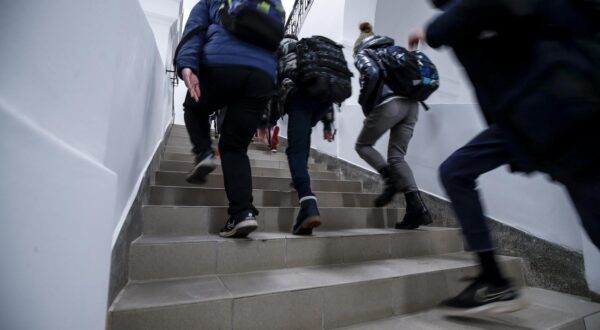 10.01.2022., Zagreb - OS Miroslav Krleza prva je obnovljena skola u Zagrebu nakon potresa, danas ucenici visih razreda dolaze na nastavu. Photo: Slavko Midzor/PIXSELL