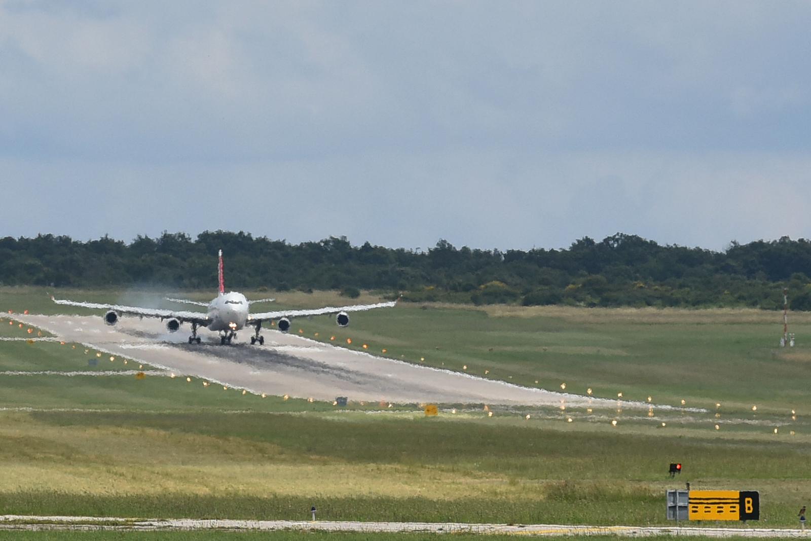 01.06.2016., Pula - Trenazno letenje zrakoplovne kompanije 'Swiss International Air lines' na tipu zrakoplova Airbus A340. "nPhoto: Dusko Marusic/PIXSELL