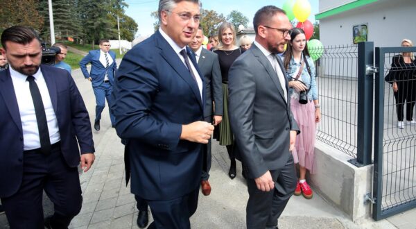 01.10.2024., Velika Gorica, Dubranec - Svecano otvaranje novoizgradjene Podrucne skole Eugen Kvaternik i djecjeg vrtica Dubranec. predsjednik Vlade RH Andrej Plenkovic, gradonacelnik Velike Gorice Kresimir Ackar Photo: Zeljko Hladika/PIXSELL