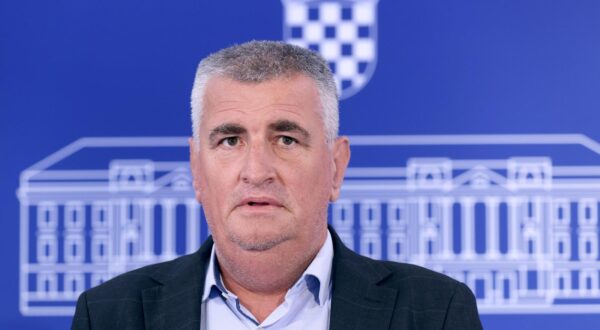 02.10.2024., Zagreb - Na konferencji za medije odrzanoj u Saboru o temi "Plenkovic je u oci lagao mene i hrvatski narod oko slanja nase vojske u Ukrajinu" govorio je Miro Bulj. Photo: Patrik Macek/PIXSELL