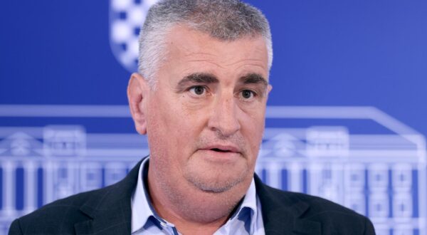 02.10.2024., Zagreb - Na konferencji za medije odrzanoj u Saboru o temi "Plenkovic je u oci lagao mene i hrvatski narod oko slanja nase vojske u Ukrajinu" govorio je Miro Bulj. Photo: Patrik Macek/PIXSELL