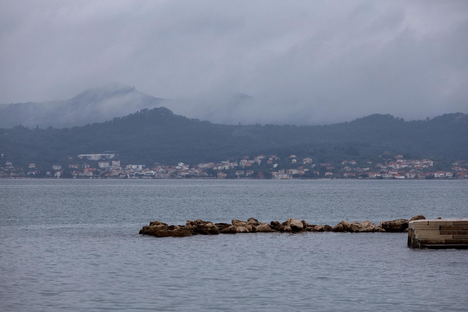 03.10.2024., Zadar - Kisni dan na gradskim ulicama. Photo: Sime Zelic/PIXSELL