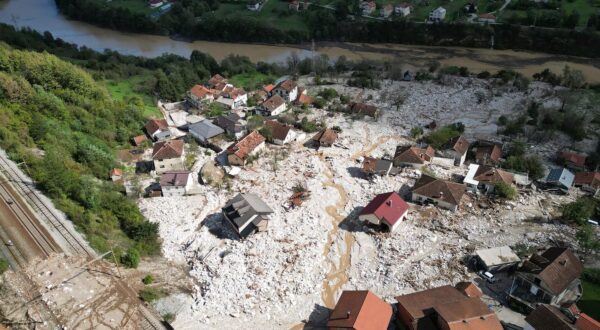 04.10.2024., Donja Jablanica, Bosna i Hercegovina - Dramaticni prizori iz zraka na Donju Jablanicu gdje se nestalim smatra 40 osoba, a iako sluzbene informacije potvrdjuju da je smrtno stradalo 14 osoba strahuje se da je broj stradalih puno veci. Photo: Denis Kapetanovic/PIXSELL