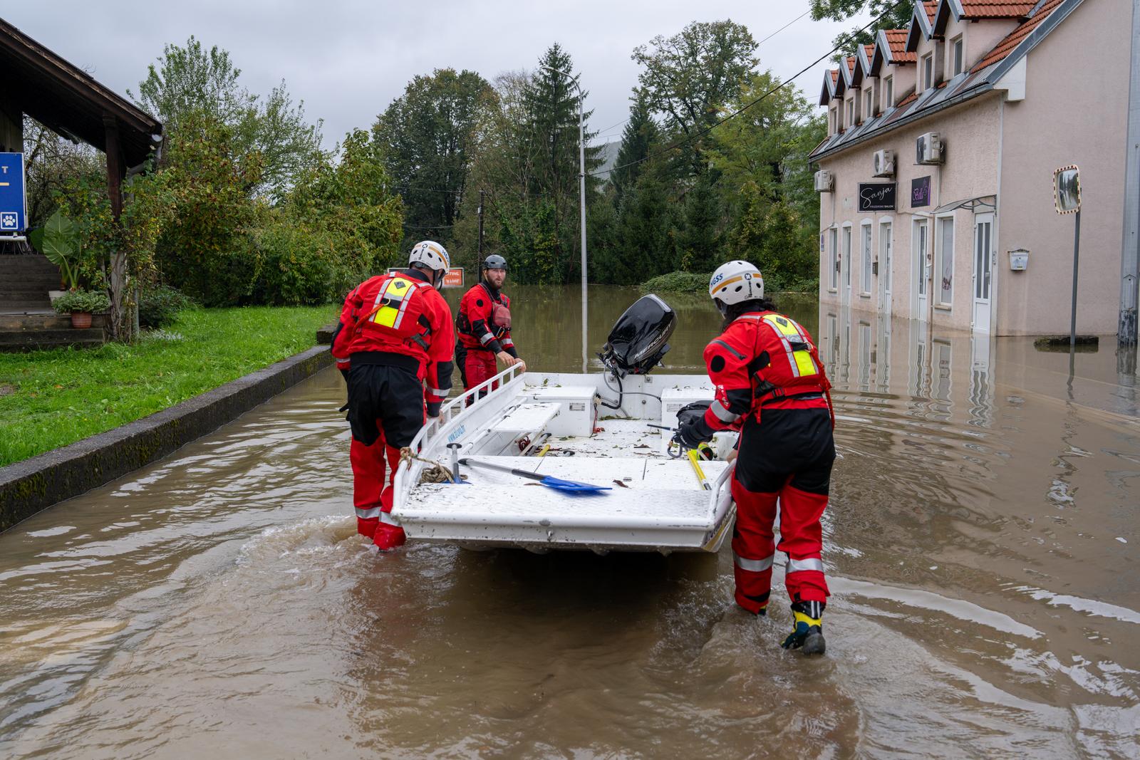 04.10.2024., Ogulin - Poplava je snažno pogodila Ogulin gdje se rijeka Dobra izlila iz korita Photo: Hrvoje Kostelac/PIXSELL