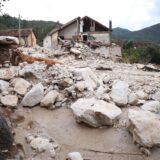 05.10.2024. Jablanica - Nakon katastrofalnih poplava zapocelo je ciscenje i obnova pruge. Odron iz kamenoloma uzrokovan jucerasnjim poplavama zatrpao je kuce u Donjoj Jablanici Photo: Armin Durgut/PIXSELL