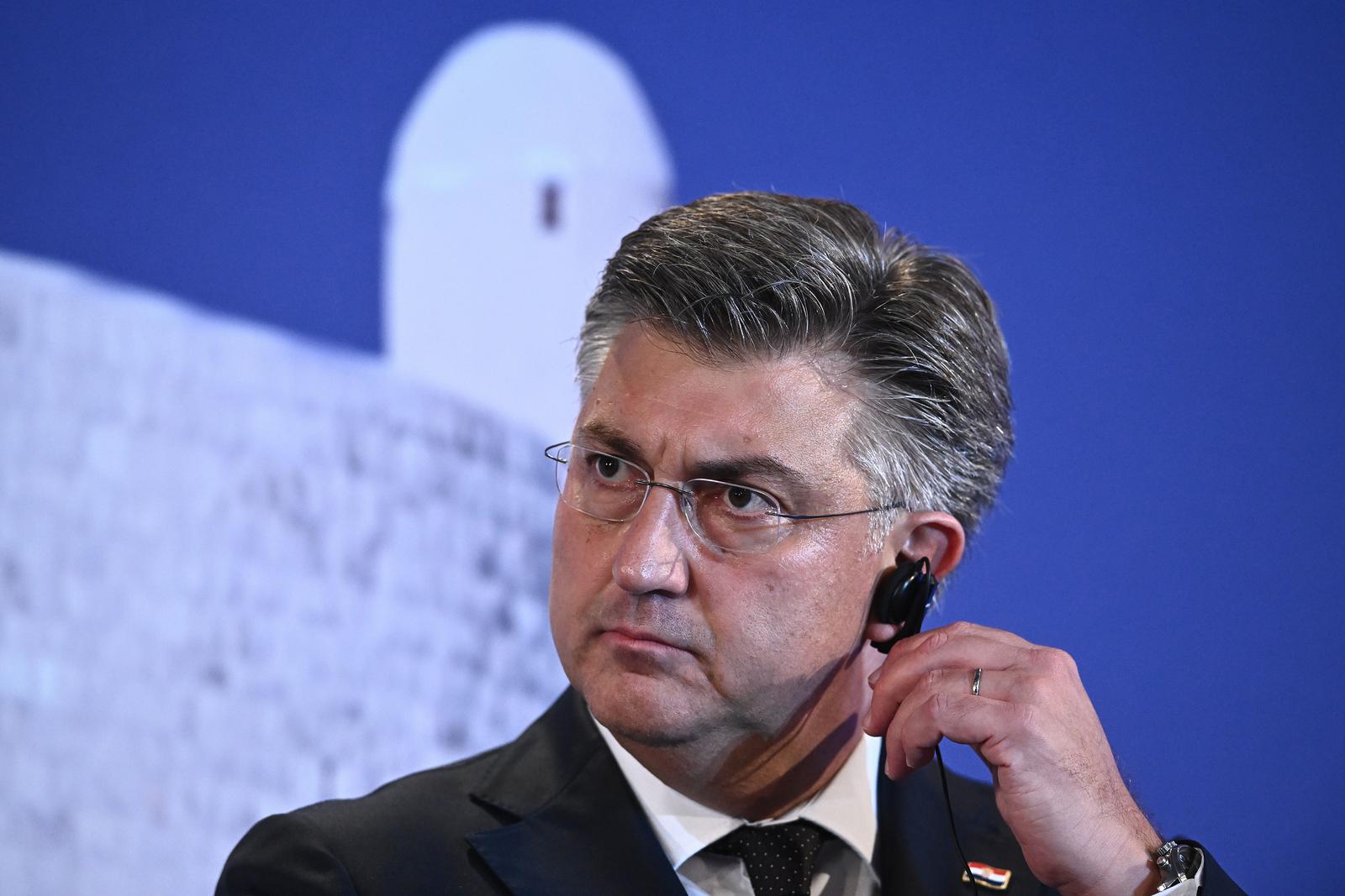 09.10.2024., Dubrovnik, Predsjednik Vlade Republike Hrvatske Andrej Plenkovic i predsjednik Ukrajine Volodimir Zelenski domacini su 3. sastanka na vrhu Ukrajina – Jugoistocna Europa, koji se odrzava u Dubrovniku. Konferencija za medije predsjednika Vlade Andreja Plenkovica i predsjednika Ukrajine Volodimira Zelenskog. Photo: Marko Lukunic/PIXSELL