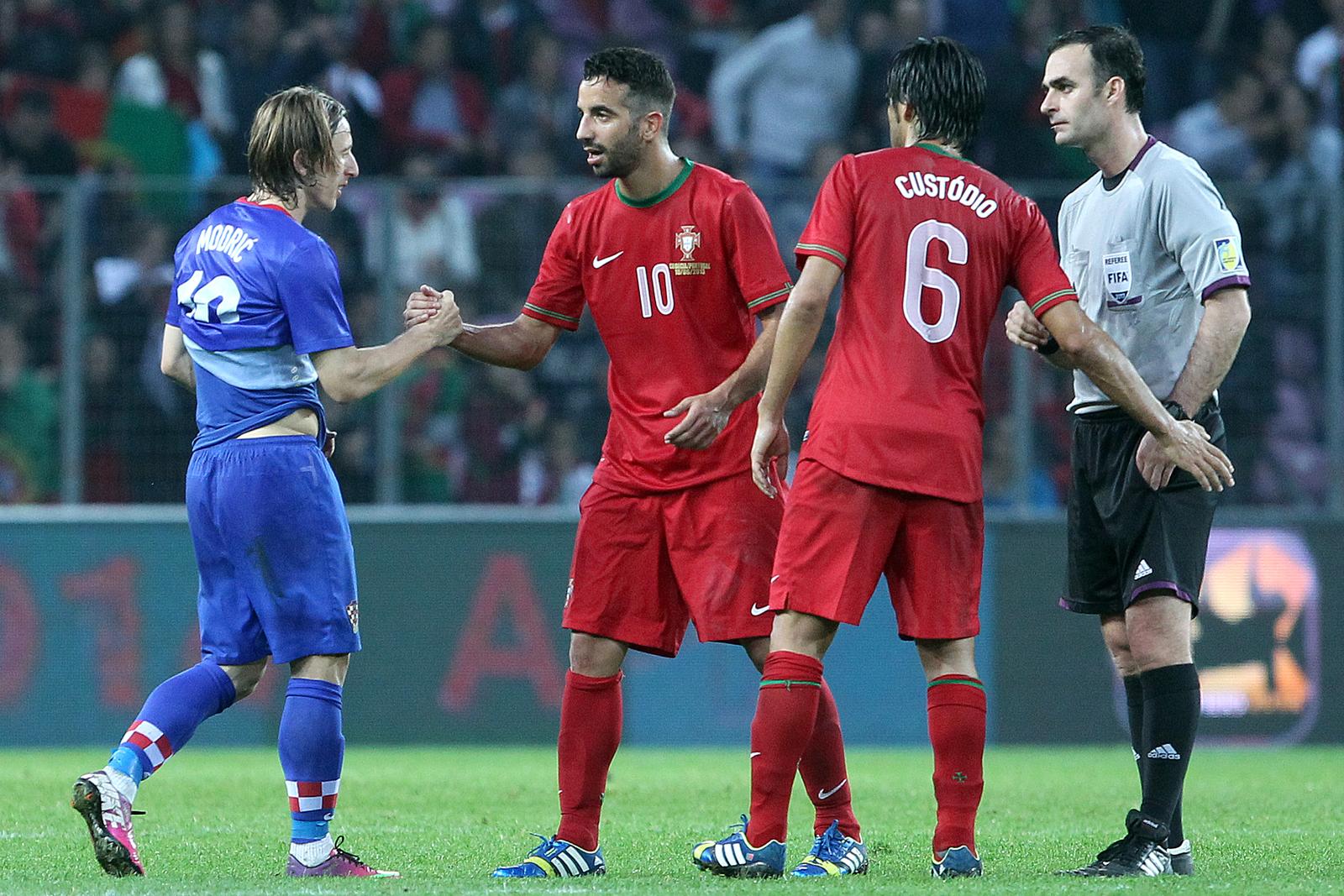 10.06.2013., Stade de Geneve, Zeneva - Prijateljska nogometna utakmica, Hrvatska - Portugal. Luka Modric, Ruben Amorim. rPhoto: Goran Stanzl/PIXSELL