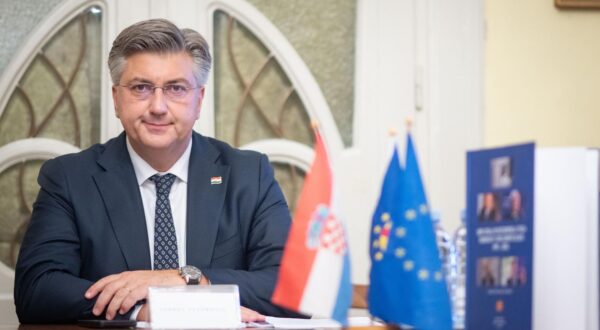 10.10.2024., Zagreb - Predsjednik Vlade Andrej Plenkovic sudjelovao je na predstavljanju spomenice Hrvatske paneuropske unije povodom 33 godine rada Hrvatske paneuropske unije. Bogat sadrzaj na 320 stranica donosi govore, clanke, pisma, izjave, rezolucije, izvatke iz tiska, prikaze, intervjue, fotografije i druga svjedocanstva o radu Hrvatske paneuropske unije za razdoblje od 1991. do 2024. Nakladnik je Hrvatska paneuropska unija, urednici su Mislav Jezic i Pavo Barisic, a uz njih urednistvo cine Vanja Gavran i Zeljko Obad. Prijelom i graficku obradu potpisuje Zeljko Obad, a knjigu je tiskao Grafomark d.o.o., Zagreb. Spomenica je tiskana uz potporu Zaklade Konrada Adenauera. Photo: Neva Zganec/PIXSELL