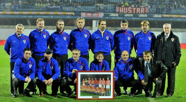 17.11.2010., stadion Maksimir, Zagreb - Kvalifikacijska utakmica za Euro 2012. Hrvatska - Malta. Tonci Gabric, Aljosa Asanovic, Drazen Ladic, Vlado Kasalo, Mladen Mladenovic, Zoran Vulic, Ivan Cvjetkovic, Kujtim Shala, Marko Mlinaric, Gregor Zidan, Drago Celic, Sasa Person,Zorislav Srebric, Zdenko Kobescakr"nPhoto: Marko Lukunic/PIXSELLr"n