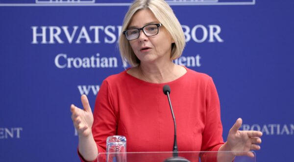 11.09.2024., Zagreb - Prvi put u novom prostoru vojarne na Crnomercu odrzana je sjednica Predsjednistva Hrvatskoga sabora s predsjednicima klubova zastupnika.  Nakon sjednice konferenciju za medije odrzala je Sandra Bencic. Photo: Patrik Macek/PIXSELL