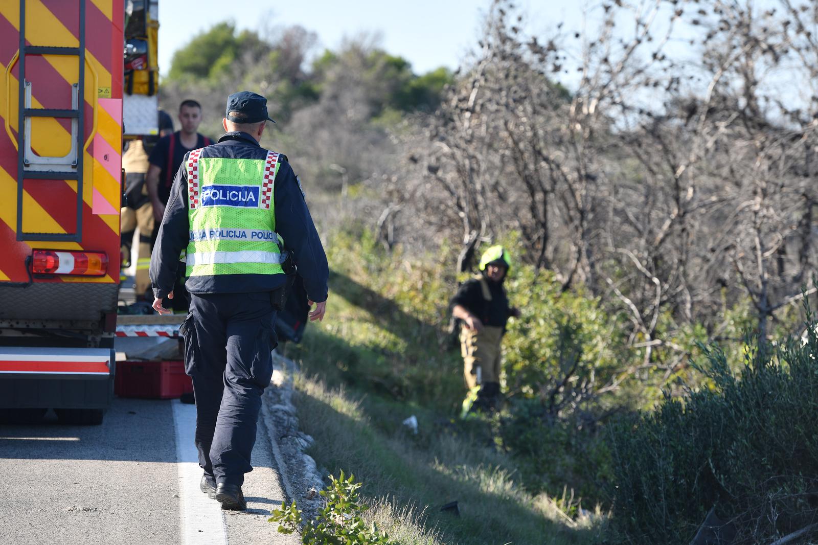 11.10.2024., Sibenik - U izletanju vozila sa Jadranske magistrale na dionici ceste Sibenik-Vodice kod skretanja za Jadriju jedna osoba zatrazil lijecnicku pomoc. Photo: Hrvoje Jelavic/PIXSELL