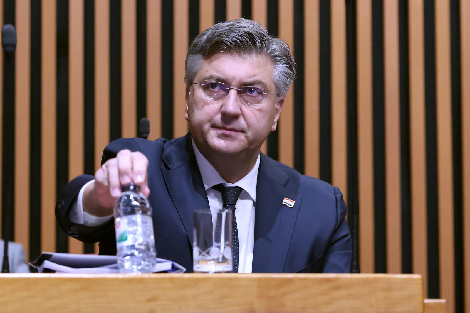 15.10.2024., Zagreb - Predsjednik Vlade Andrej Plenkovic dosao je u sabornicu i podnosi Saboru izvesce o radu Vlade Republike Hrvatske. Photo: Patrik Macek/PIXSELL