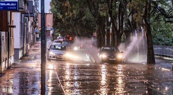 16.09.2024., Pula - 
Iznenadni pljusak u Puli. Photo: Srecko Niketic/PIXSELL