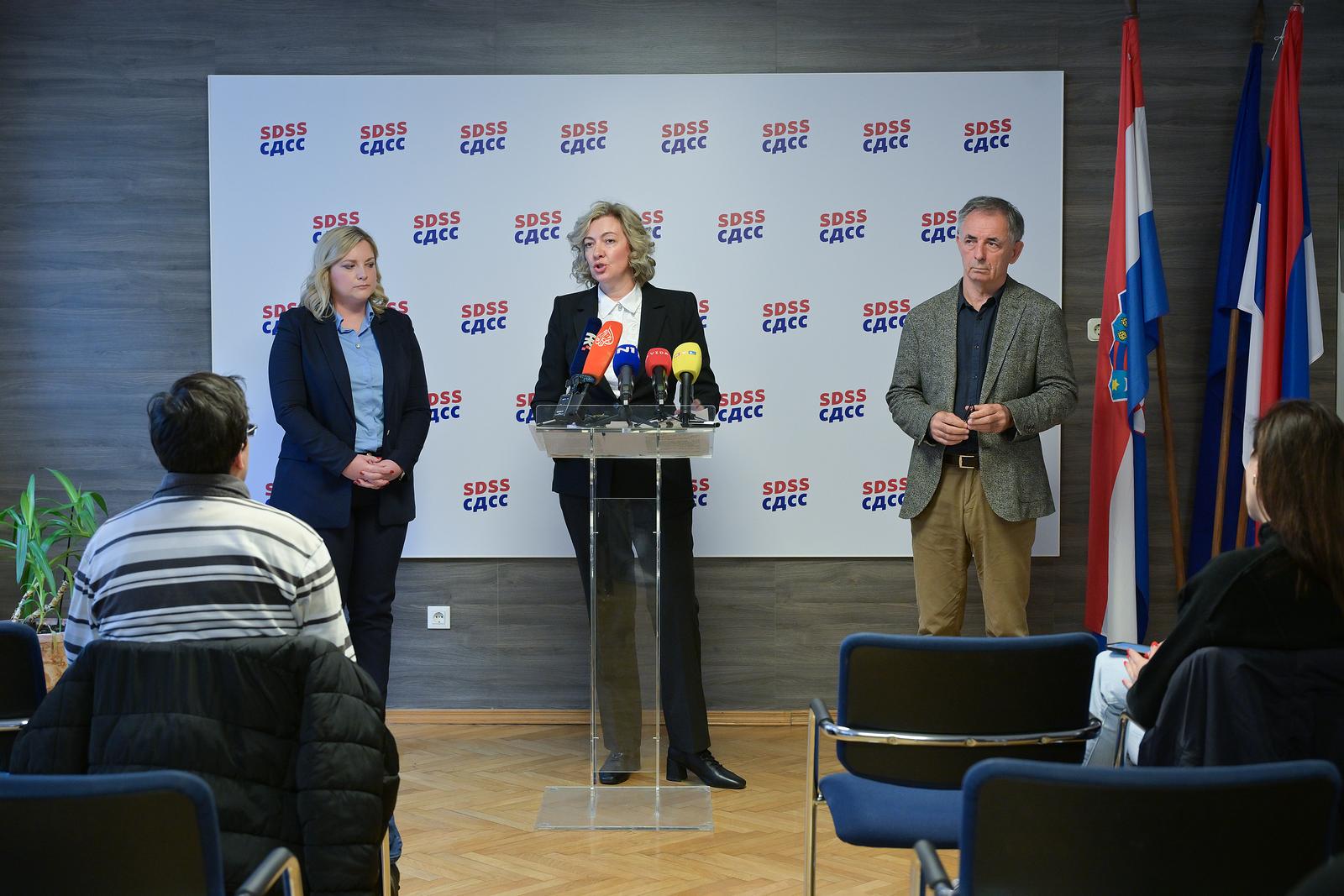 17.09.2024., Zagreb - Zastupnici Samostalne demokratske srpske stranke odrzali su konferenciju za medije s temom: "Sto mi hocemo, a sto drugi hoce s nama u hrvatskom politickom zivotu." Anja Simpraga, Dragana Jeckov, Milorad Pupovac Photo: Sandra Simunovic/PIXSELL