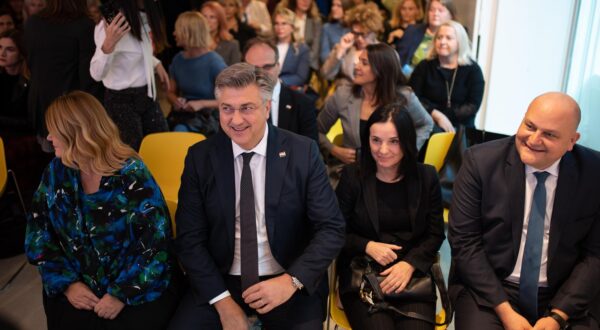 22.10.2024., Zagreb - Predsjednik Vlade Andrej Plenkovic sudjelovao je na svecanosti predstavljanja Udruge Lead.You u galeriji Oris na adresi Ul. kralja Drzislava 3. Photo: Marko Juric/PIXSELL