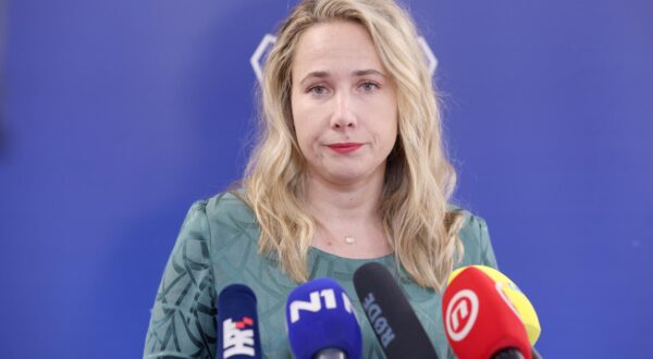 24.09.2024., Zagreb - Na konferenciji za medije odrzanoj u Saboru o temi "Kako omoguciti priustivo stanovanje poreznim rasterecenjima“ govorila je Marija Selak Raspudic. Photo: Patrik Macek/PIXSELL