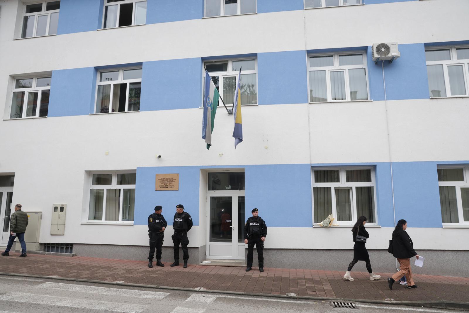 25.10.2024., Bosanska Krupa, Bosna i Hercegovina - Policijska postaja Krupa gdje e maloljetnik jednog poilicajca ubio, a drugog ranio. Photo: Dejan Rakita/PIXSELL