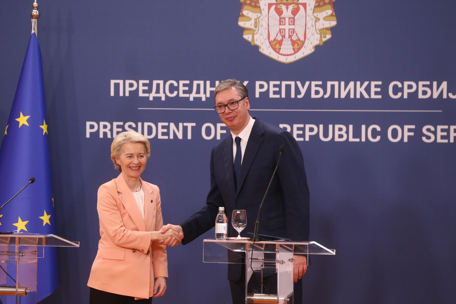 25, October, 2024, Belgrade - Statements for the media by the President of the Republic of Serbia, Aleksandar Vucic, and the President of the European Commission, Ursula von der Leyen. Ursula Von Der Leyen , Aleksandar Vucic. Photo: F.S./ATAImages 

25, oktobar, 2024, Beograd - Izjave za medije predsednika Republike Srbije Aleksandra Vucica i predsednice Evropske komisije Ursule fon der Lajen. Photo: F.S./ATAImages