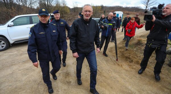 27.02.2024.,   Privremeni centar za registraciju trazitelja medjunarodne zaštite u Dugom Dolu (Krnjak).
Potpredsjednik Vlade i ministar unutarnjih poslova RH dr. sc. Davor Bozinovi obisao je policijske sluzbenike na podrucju Policijske uprave karlovacke koji rade na zaštiti drzavne granice i suzbijanju nezakonitih migracija uz područje granicne crte s Bosnom i Hercegovinom. Photo: Kristina Stedul-Fabac/PIXSELL