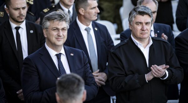 28.04.2022., Klis - Svecana akademija povodom 31. Obljetnice 4.  Gardijske brigade. Na svecanoj akademiji sudjeluju Premijer Andrej Plenkovic i Predsjednik Zoran Milanovic.  Photo: Milan Sabic/PIXSELL