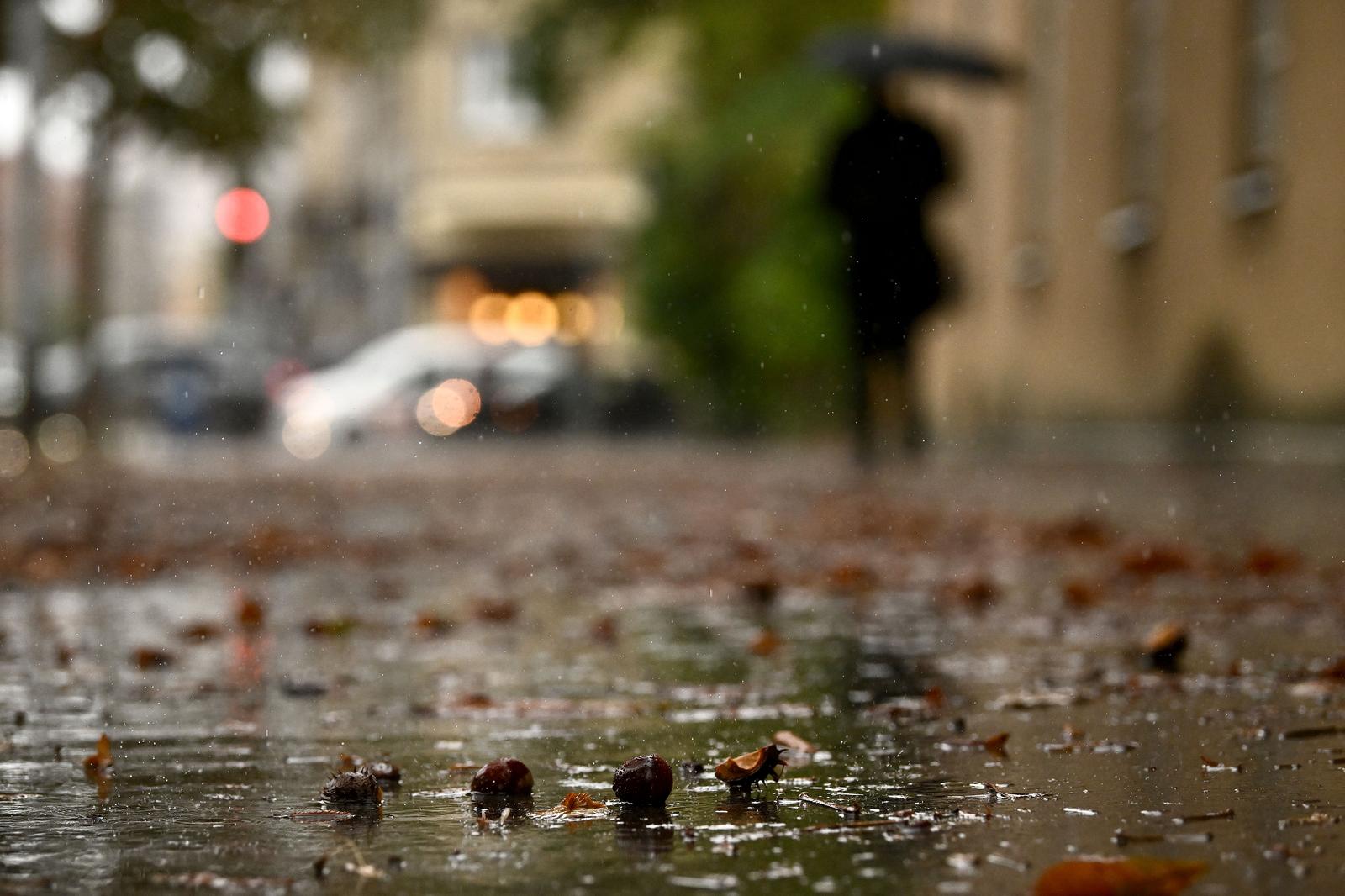 28.09.2024., Zagreb - Kisni dan u gradu.  Photo: Marko Lukunic/PIXSELL