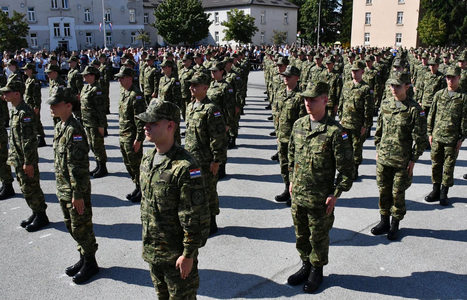 30.08.2024., Pozega - Predsjednik Republike i vrhovni zapovjednik Oruzanih snaga Republike Hrvatske Zoran Milanovic sudjelovao je na svecanoj prisezi 43. narastaja rocnih vojnika na dragovoljnom vojnom osposobljavanju u Pozegi. Photo: Ivica Galovic/PIXSELL