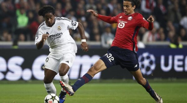 Soccer Football - Champions League - Lille v Real Madrid - Decathlon Arena Stade Pierre-Mauroy, Lille, France - October 2, 2024 Real Madrid's Endrick in action with Lille's Ayyoub Bouaddi REUTERS/Benoit Tessier Photo: BENOIT TESSIER/REUTERS