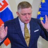 Na snímke premiér Robert Fico (Smer-SD) gestikuluje na tlačovej konferencii po rokovaní s predsedami opozičných strán a predstaviteľmi Ministerstva financií SR o konsolidácii na Úrade vlády SR v Bratislave v utorok 24. septembra 2024. Opozičné strany KDH a Progresívne Slovensko (PS) pozvanie predsedu vlády na rokovanie o konsolidačných opatreniach prijali, Sloboda a Solidarita (SaS) ho odmietla.  ÚV SR gesto portrét šírka,Image: 911356098, License: Rights-managed, Restrictions: Image must be credited: TASR / Profimedia, Model Release: no, Credit line: Jaroslav Novák / TASR / Profimedia