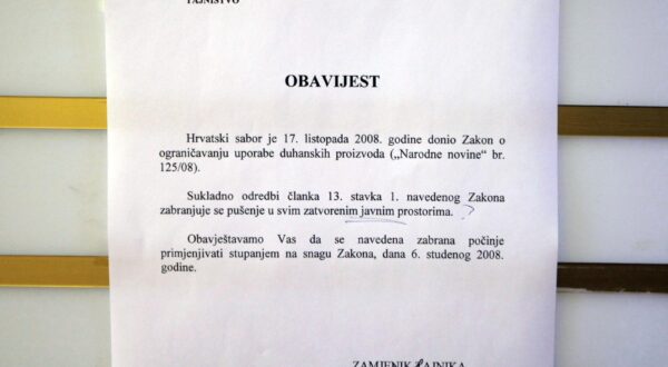 19.11.2008.,Zagreb - Svjetski dan kronicne opstruktivne plucne bolesti KOPB obiljezen je u Saboru gdje je prije aktualnog prijepodneva premjer Ivo Sanader i ministri podvrgnuli se spirometriji,zdrastvenoj predrazi koja mjeri kapacitet pluca. U saboru je zabranjeno pusenje osim na terasi unutar sabora.rPhoto: Zeljko Lukunic / 24sata