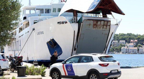 12.08.2024., Mali Losinj - U padu ulazne rampe trajekta Lastovo u trajektnom pristanistu u Malom Losinju trojica mornara Jadrolinije su poginula, a jedan je tesko ozlijedjen. Photo: Nel Pavletic/PIXSELL